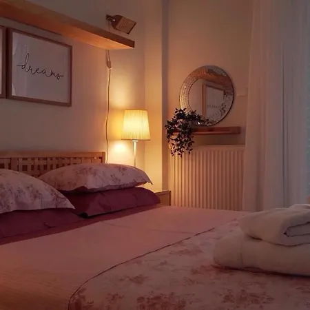 Luxurious City Center Flat Near The Waterfront * 塞萨洛尼基